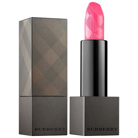 A glimpse at the lips: Burberry’s Lip Velvet in Fuchsia Pink No.